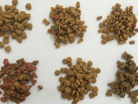 Grote uitslag Twin Screw Dog Food Manufacturing Equipment Aanpassen van de snelheid