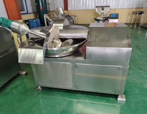 Volautomatische natte hondenvoer extruder productielijn in Saibainuo